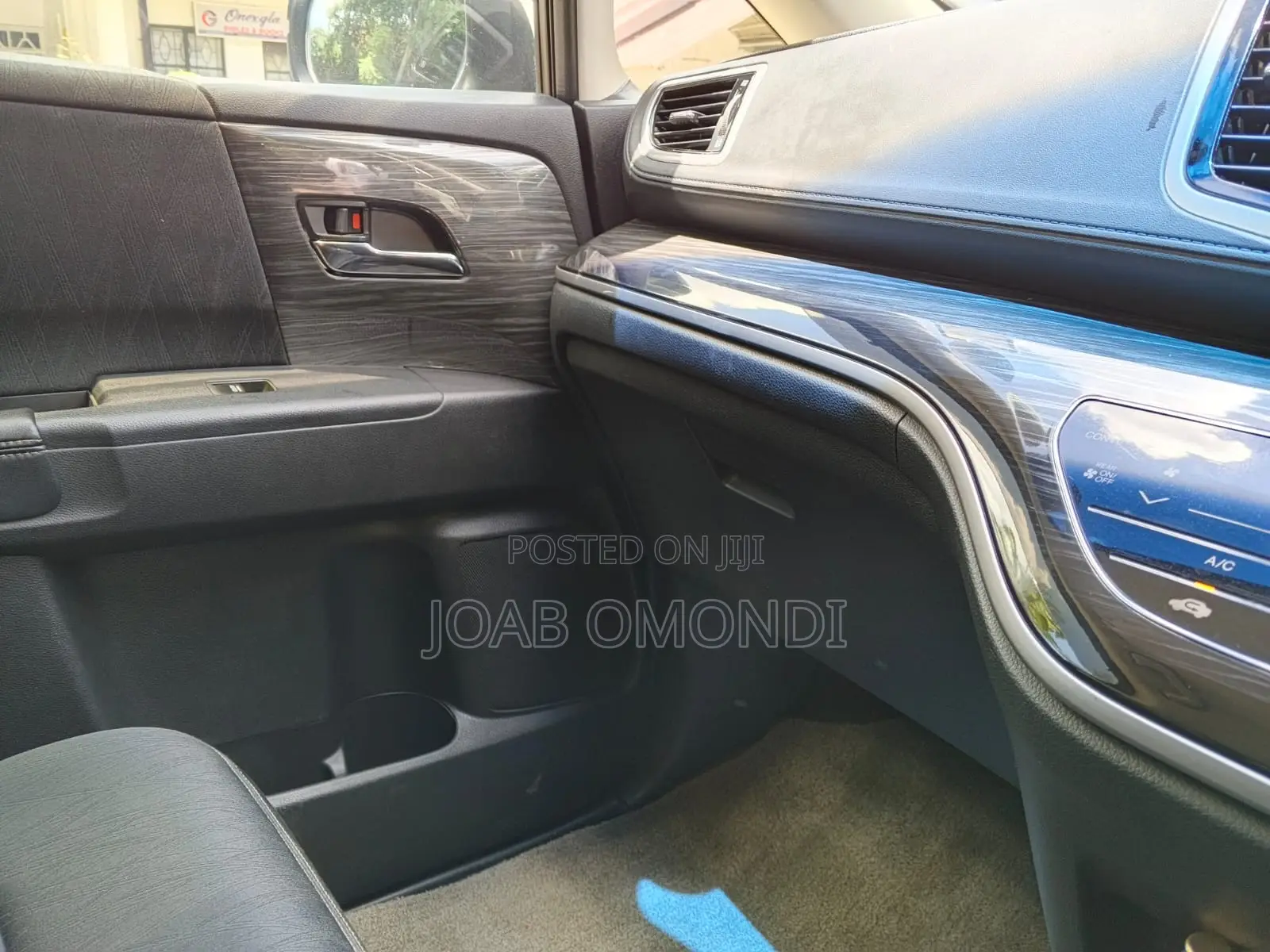 Honda Odyssey 2.0 Hybrid (7 seater) 2017 White