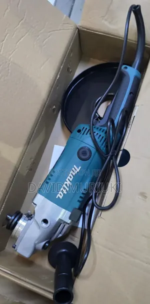 Makita 9inch Angle Grinder 2100w