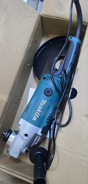 Makita 9inch Angle Grinder 2100w.