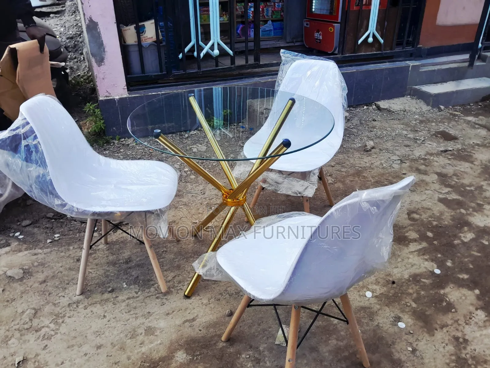 Round Transparent Dinner Chairs