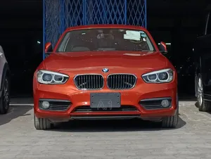 BMW 118i 2019 Orange