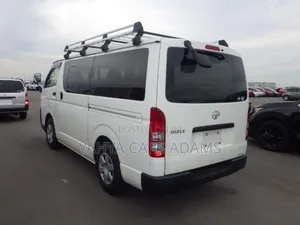 Toyota HiAce 2019 White