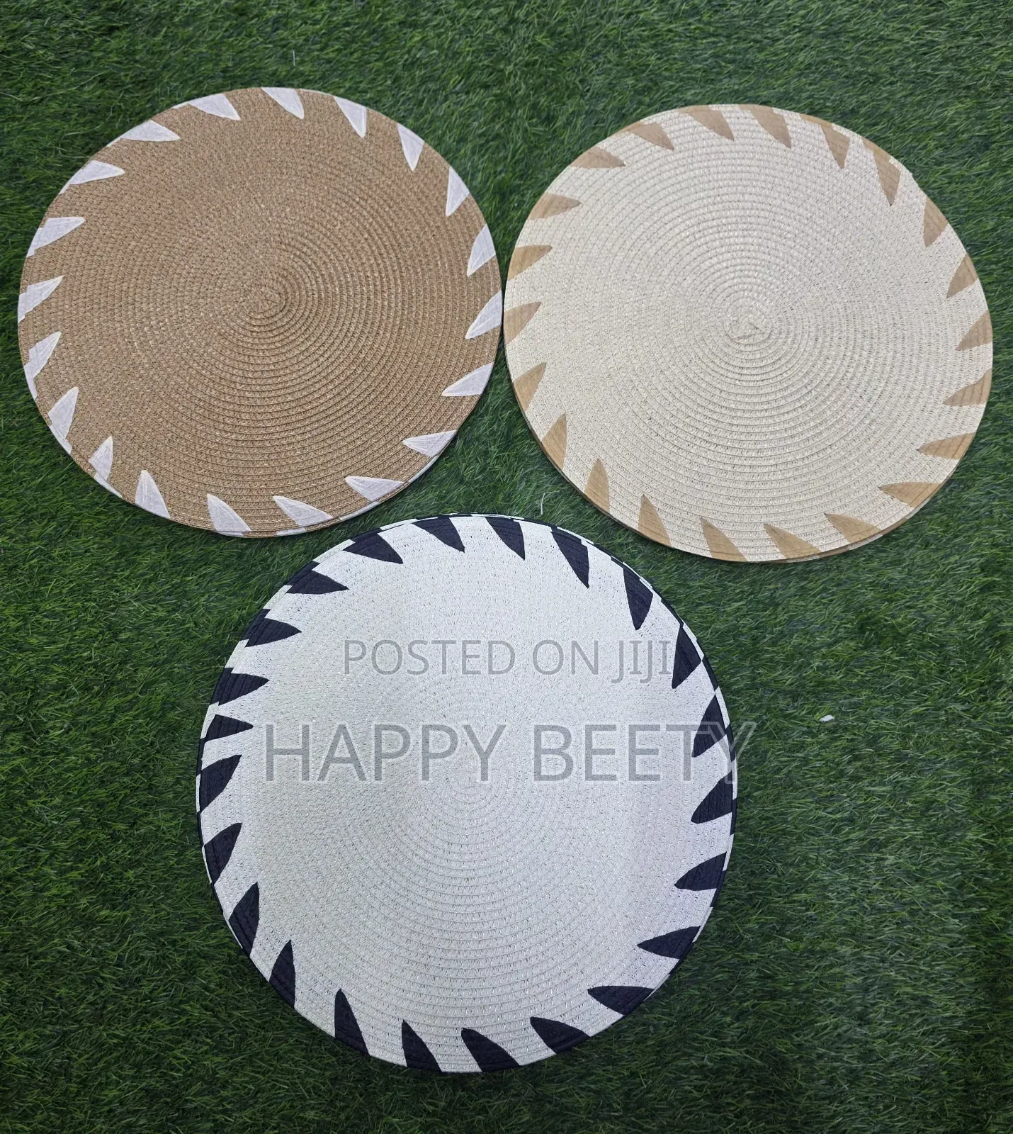 Round Elegant Braided Table Mats.