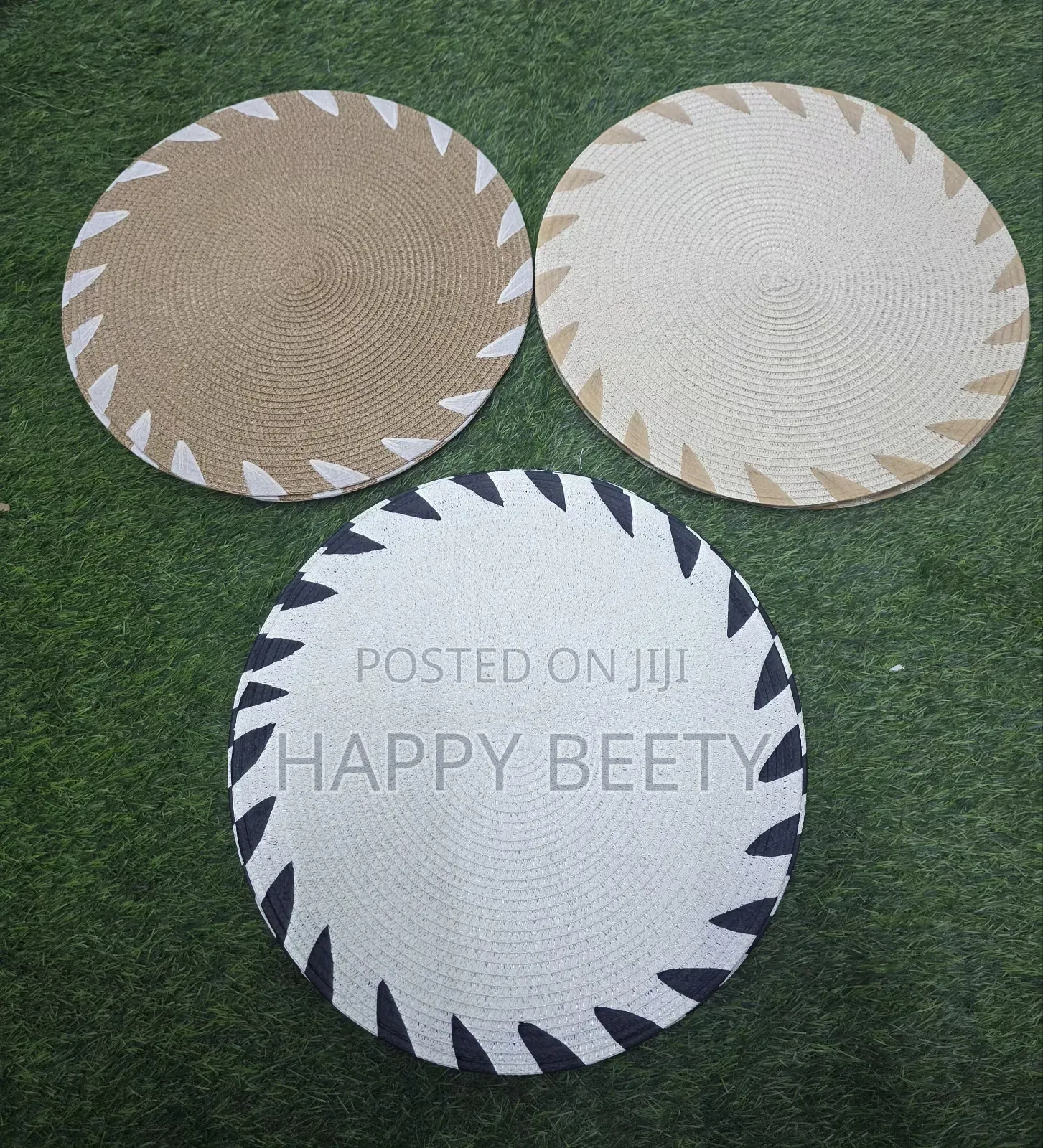 Round Elegant Braided Table Mats.
