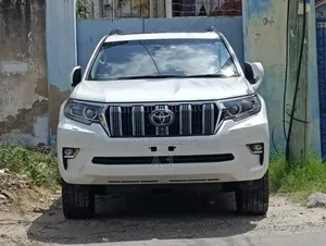 Toyota Land Cruiser Prado 2.7 2019 White