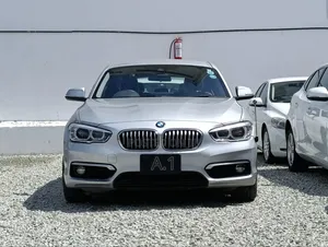 BMW 118i 2019 Silver