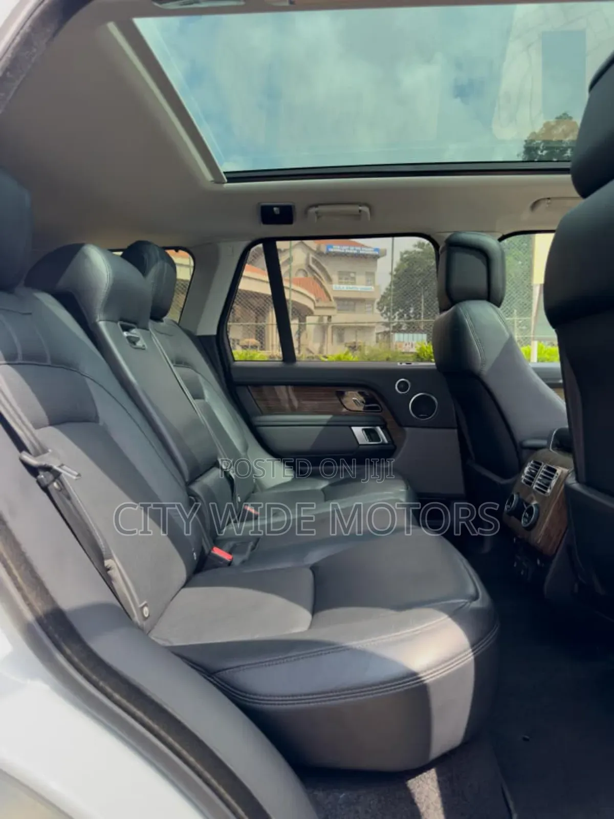 Land Rover Range Rover Vogue 2019 White