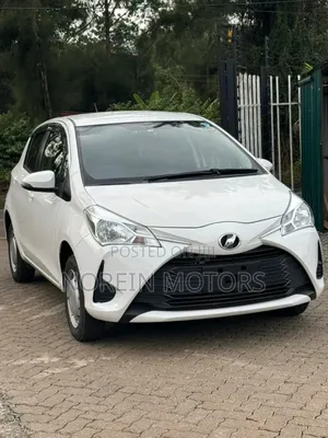 Toyota Vitz 2019 Off white