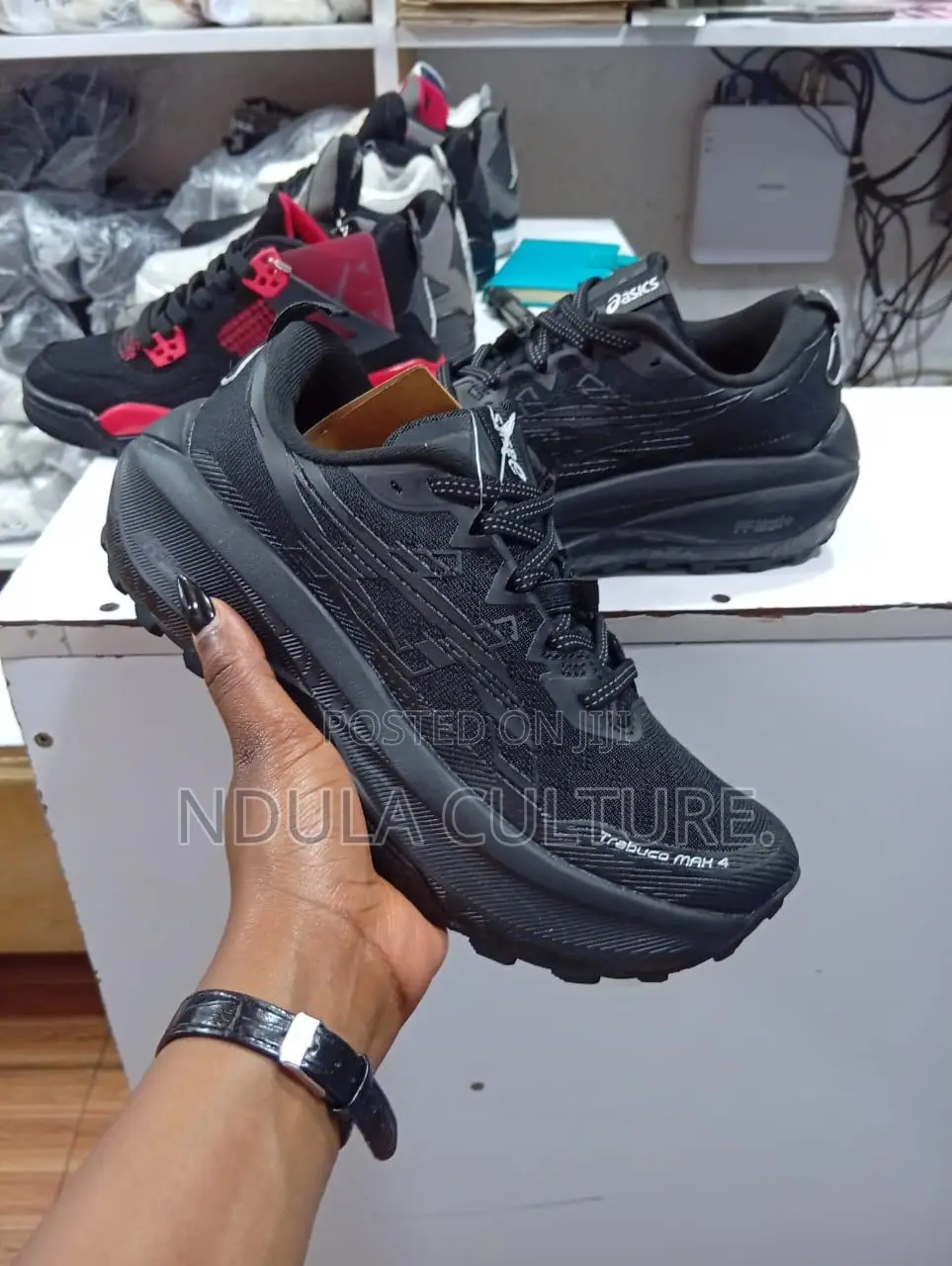 Asics Trabuco Max 4