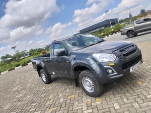 Isuzu D-MAX 2023 Green