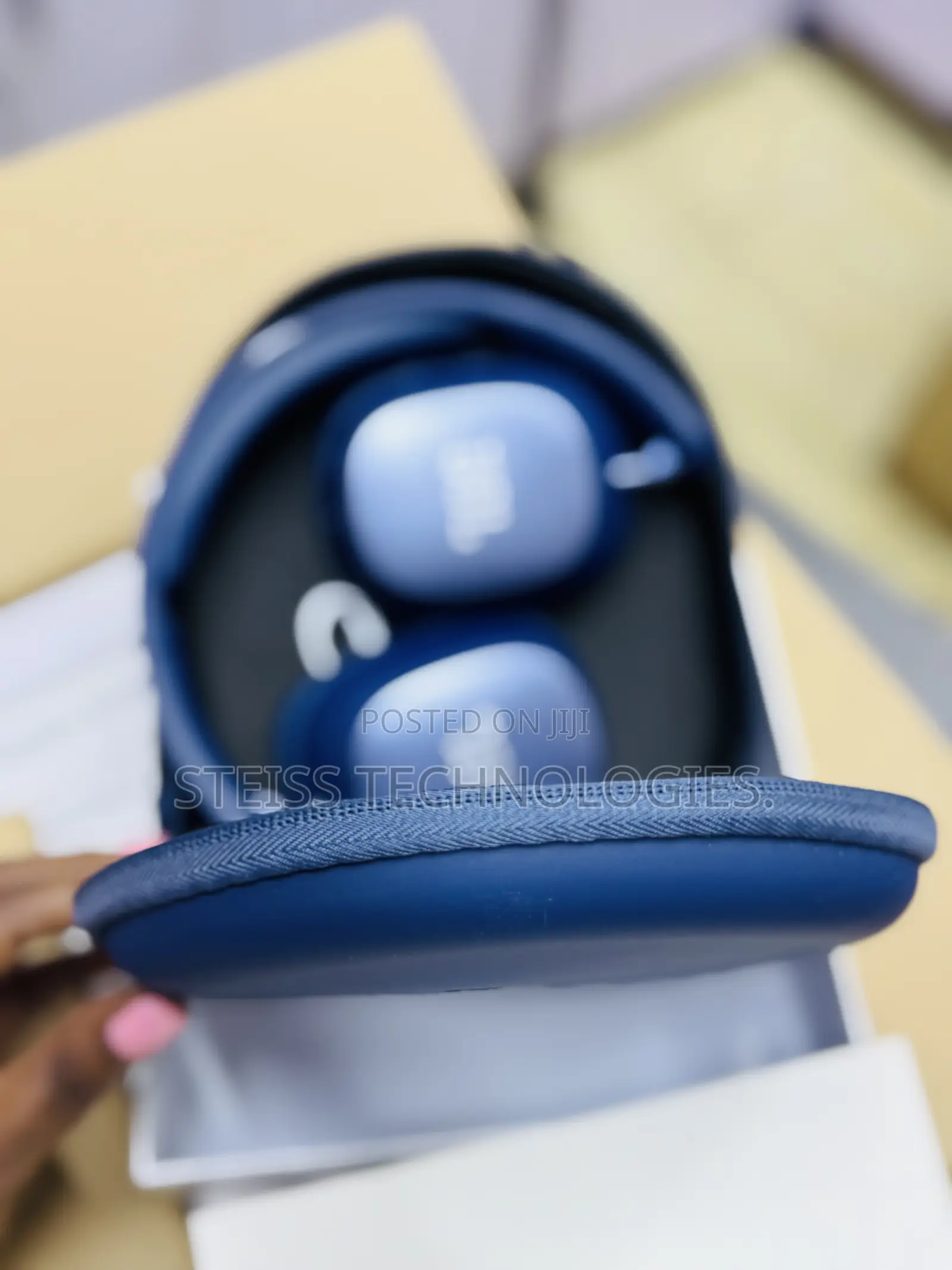 JBL V6 Wireless Headphones