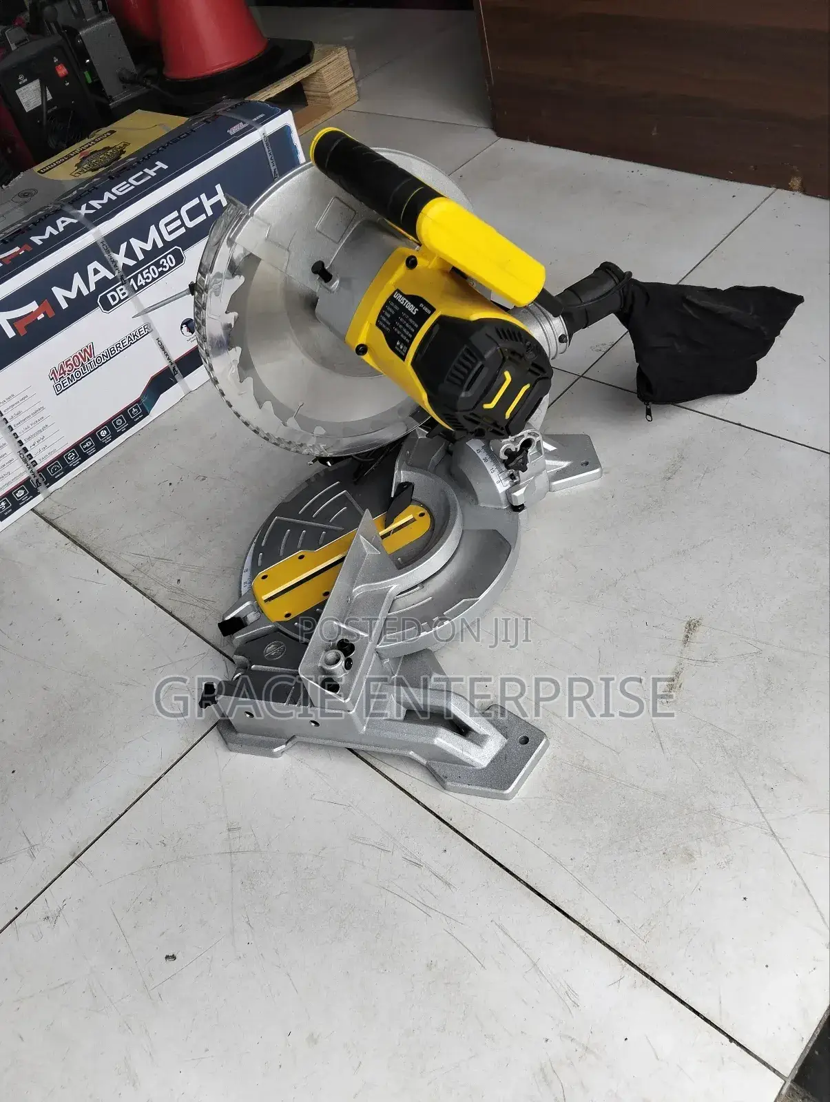 Chop Saw/ Uyustool Mitre Saw