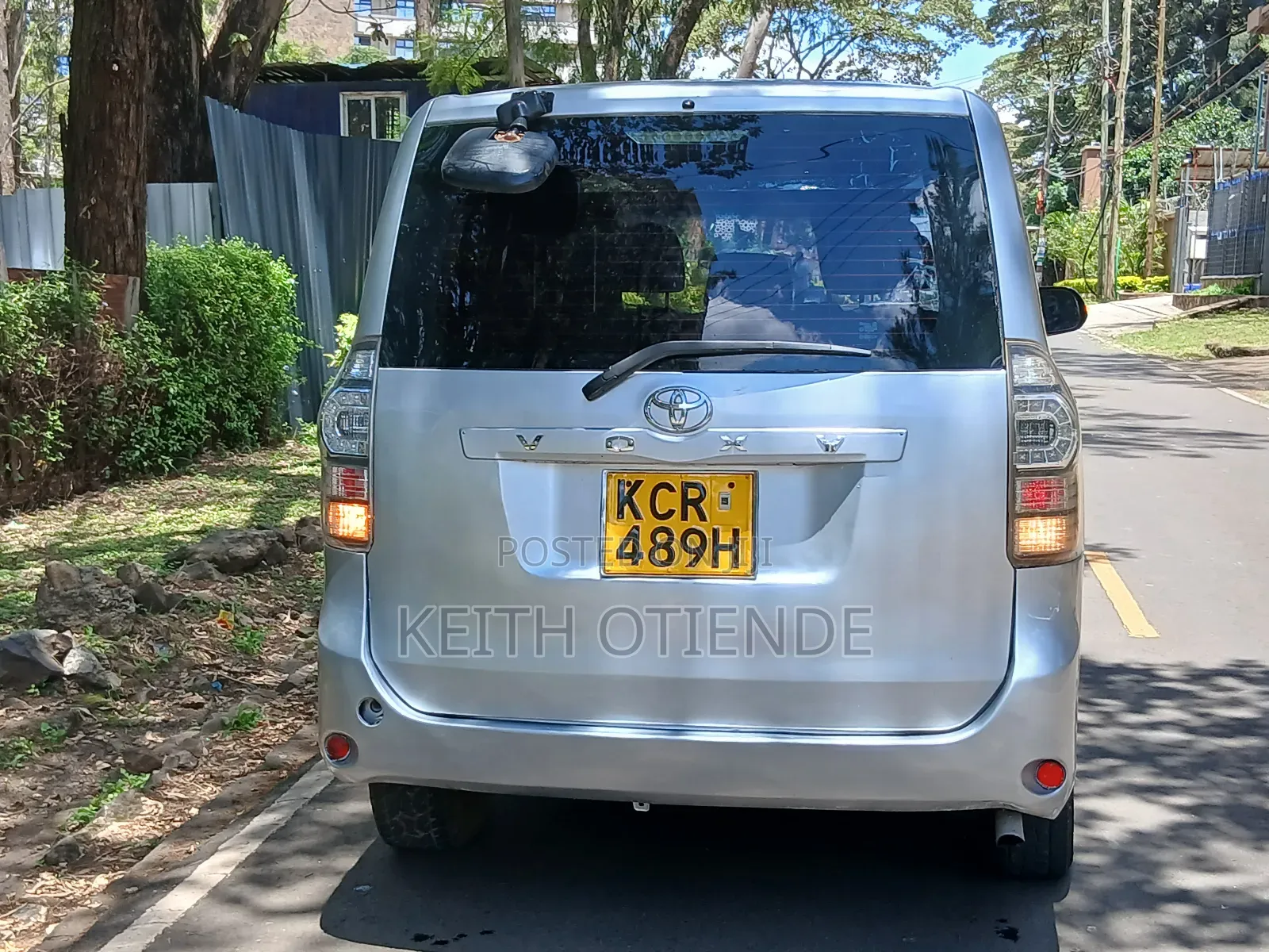Toyota Voxy 2012 Silver