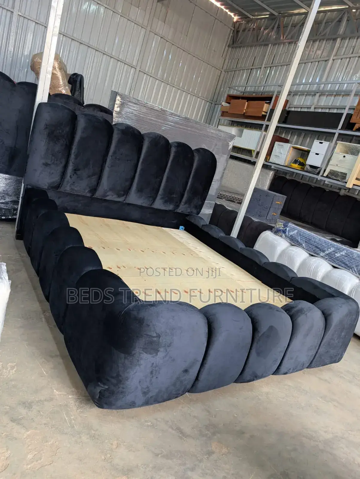 5 by 6 Black Bubble Bed