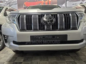 Toyota Land Cruiser Prado 2022 Silver