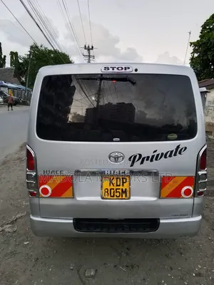 Toyota HiAce 2017 Silver