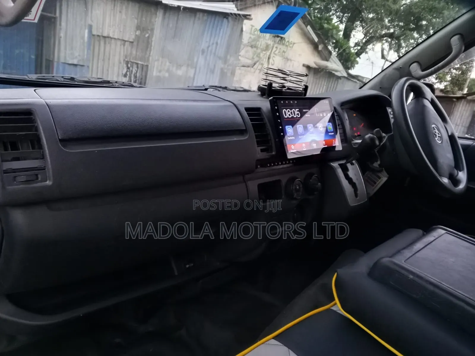 Toyota HiAce 2017 Silver