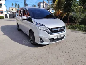 Nissan Serena 2016 Silver