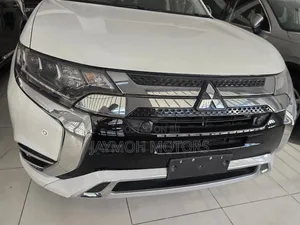 Mitsubishi Outlander 2019 White