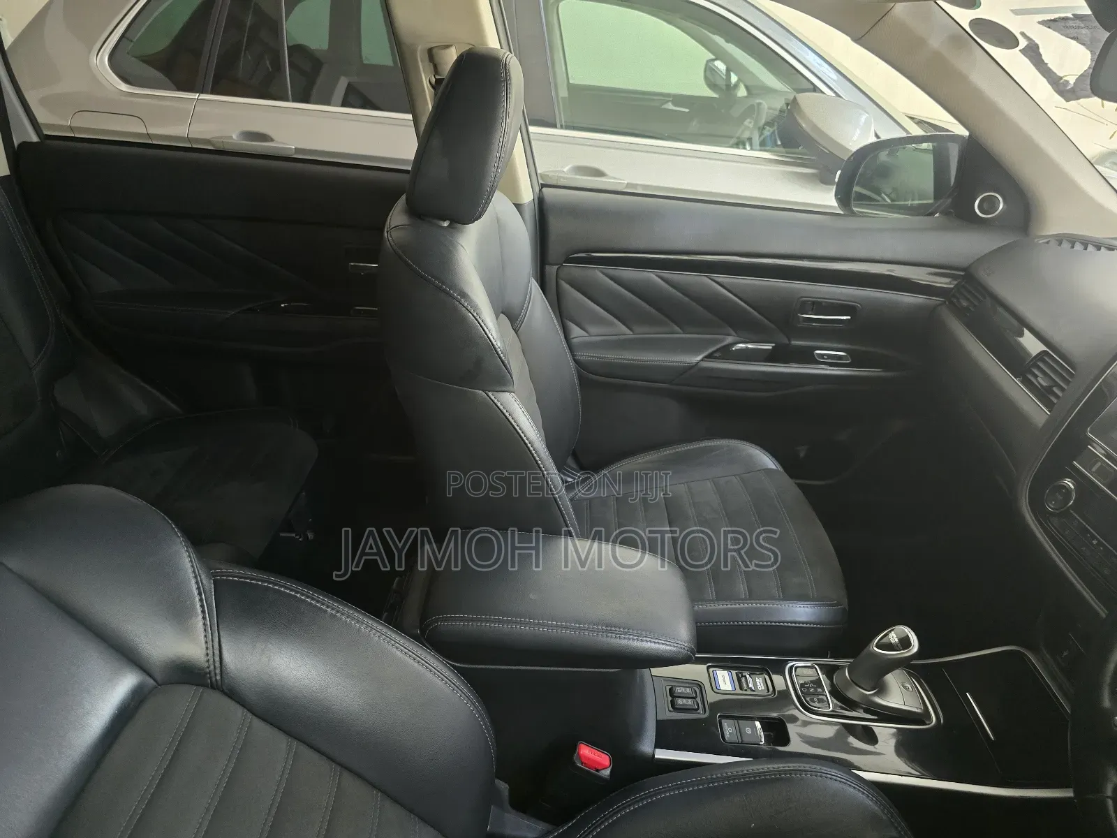 Mitsubishi Outlander 2019 White