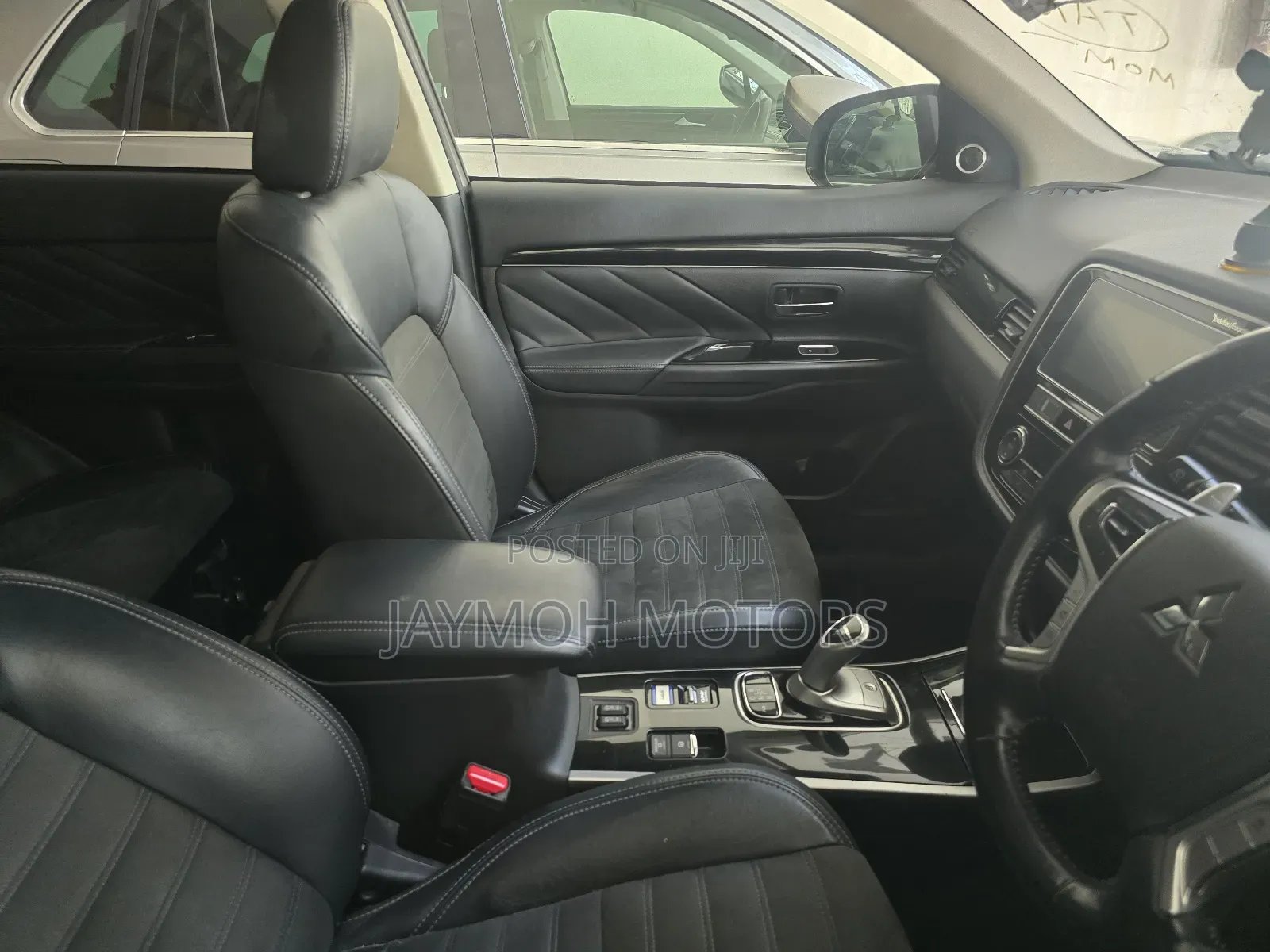 Mitsubishi Outlander 2019 White