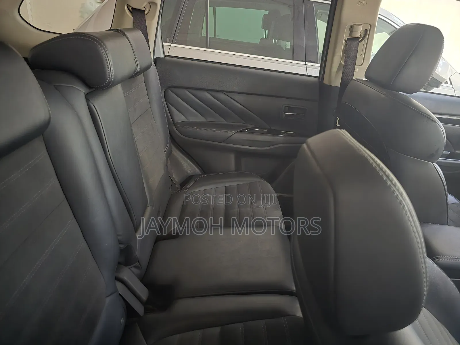 Mitsubishi Outlander 2019 White