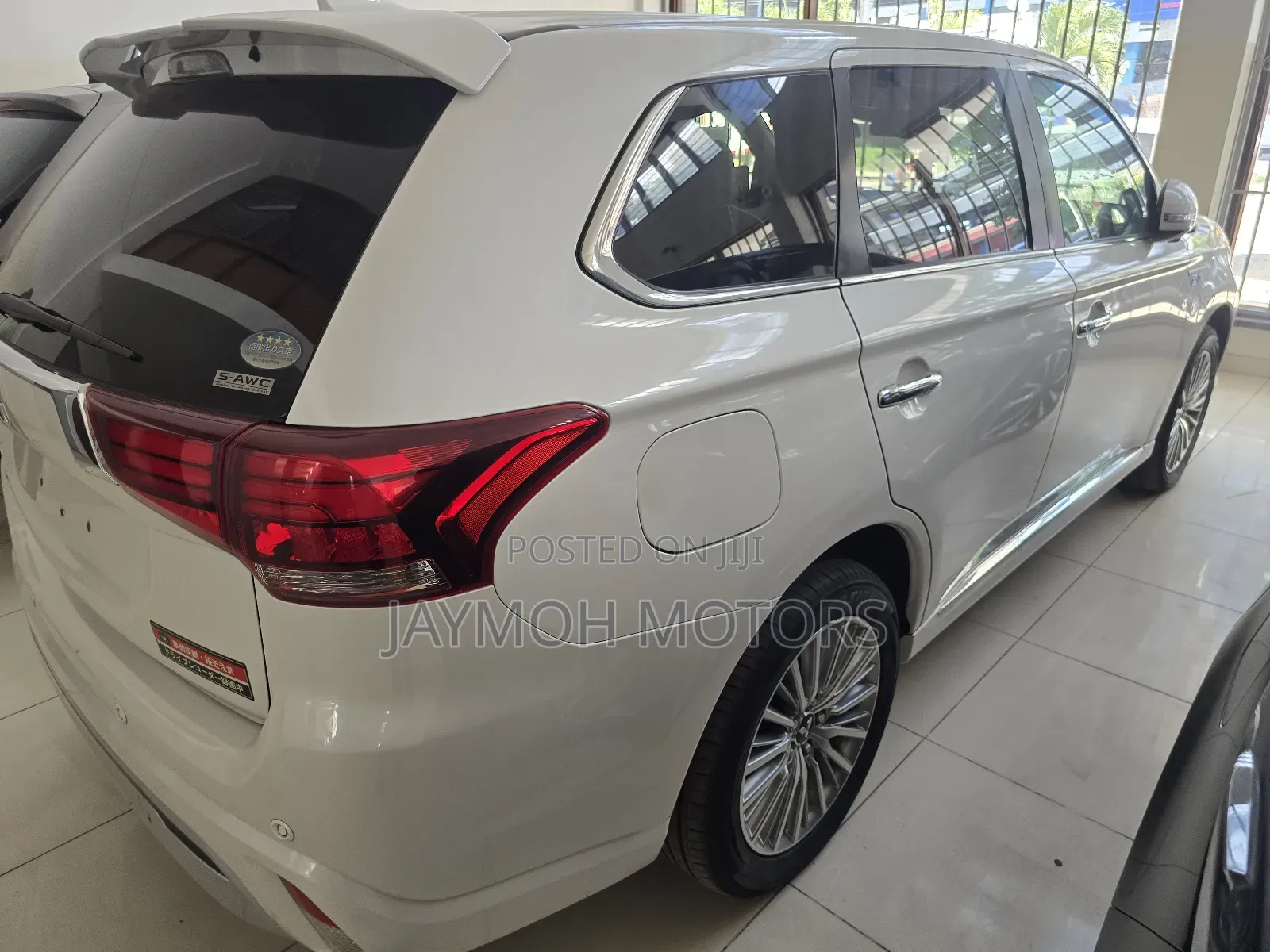 Mitsubishi Outlander 2019 White