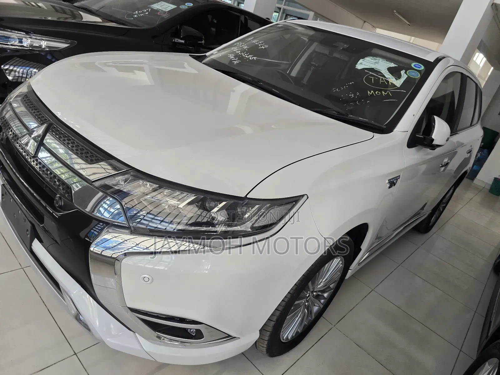 Mitsubishi Outlander 2019 White