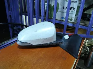 Toyota Vitz Model 2012/2013/2015/2017 Power Side Mirror With Blinker