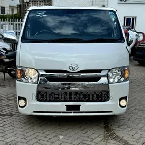 Toyota HiAce 2018 White