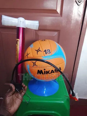 18 Mikasa Netball+Free Air Pump