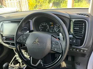 Mitsubishi Outlander 2018 Pearl