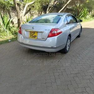 Nissan Teana 2010 Silver