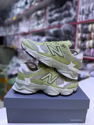 New Balance 9060 0live