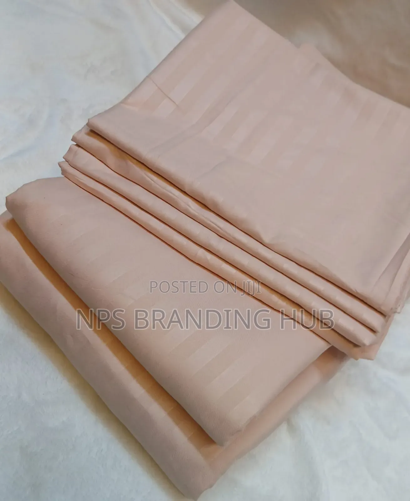 Soft Cotton Bedsheet Size Is 6by6 and 7by8
Sen