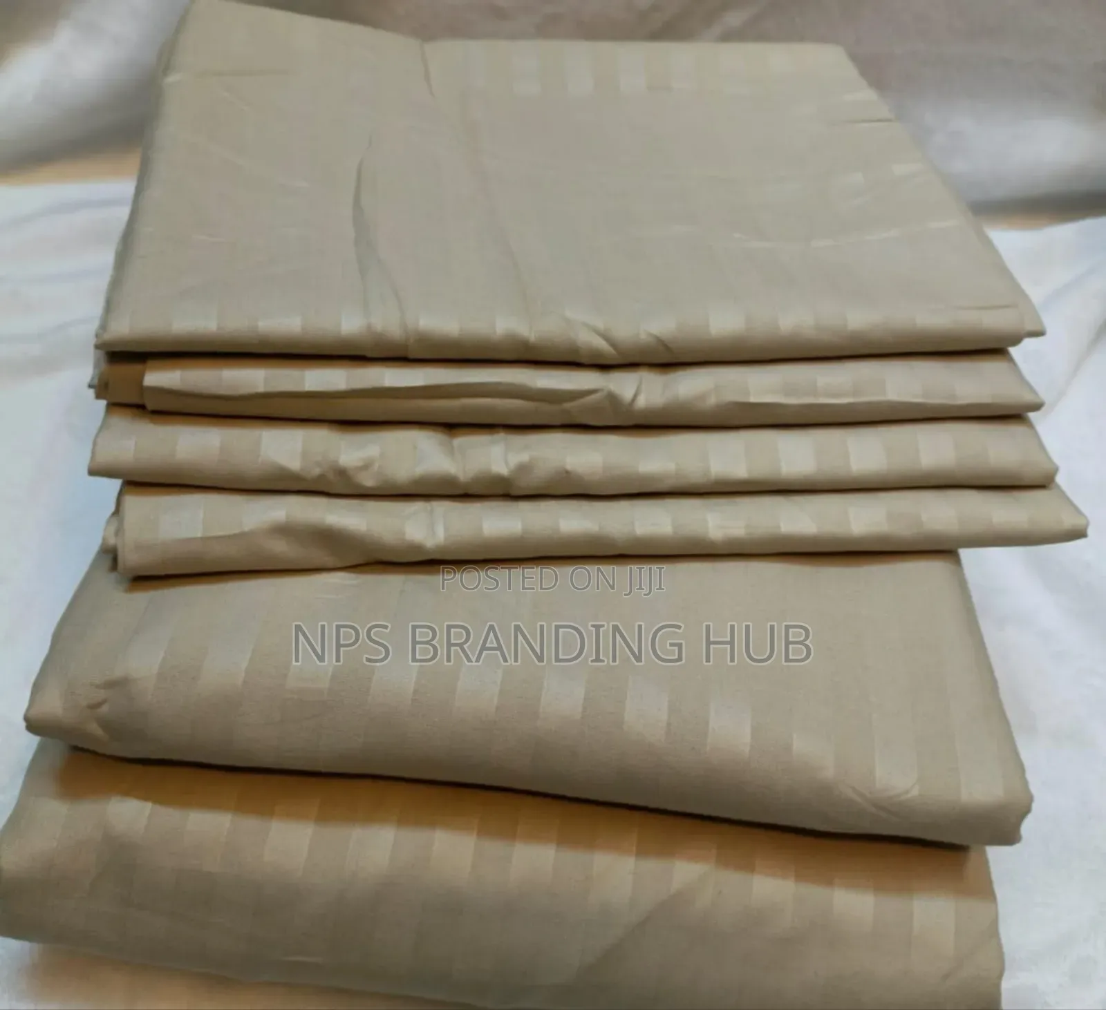 Soft Cotton Bedsheet Size Is 6by6 and 7by8
Sen