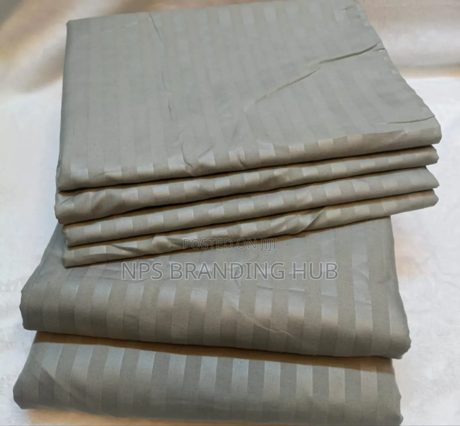 Soft Cotton Bedsheet Size Is 6by6 and 7by8
Sen