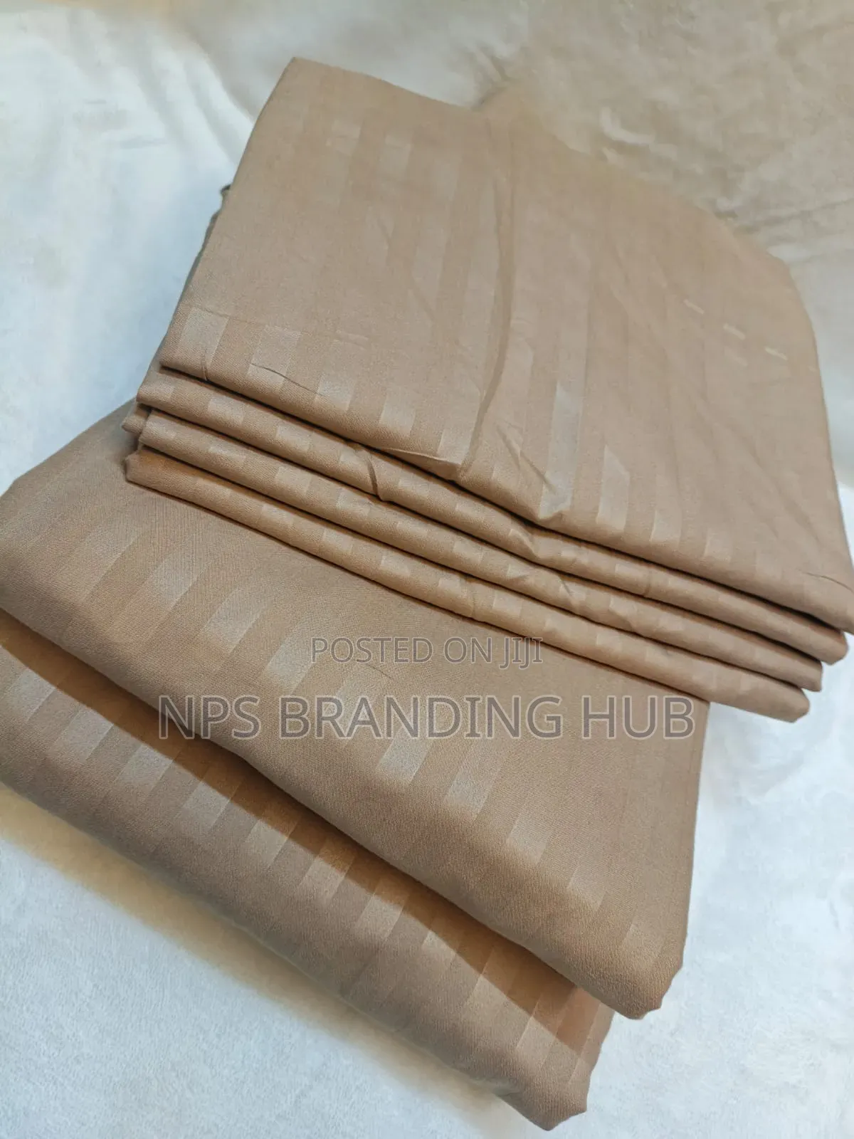 Soft Cotton Bedsheet Size Is 6by6 and 7by8
Sen