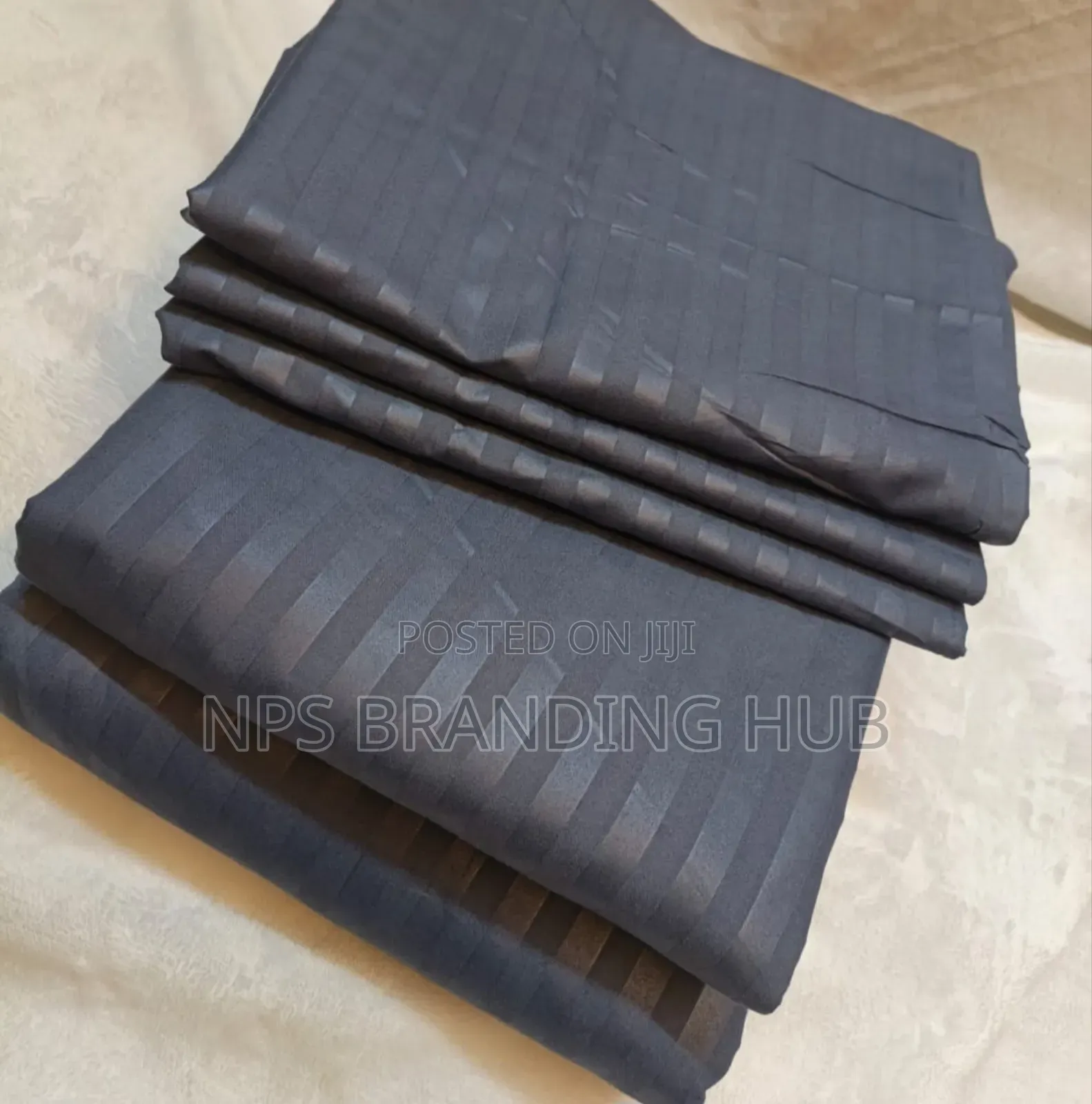 Soft Cotton Bedsheet Size Is 6by6 and 7by8
Sen