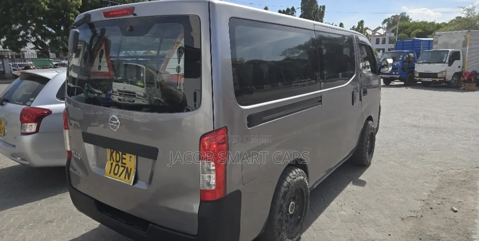 Nissan Caravan (Urvan) 2015 Grey