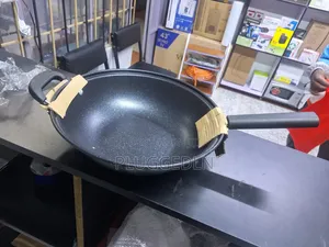 Wok Pan 
- 32 Cm Diameter 
Non Stick