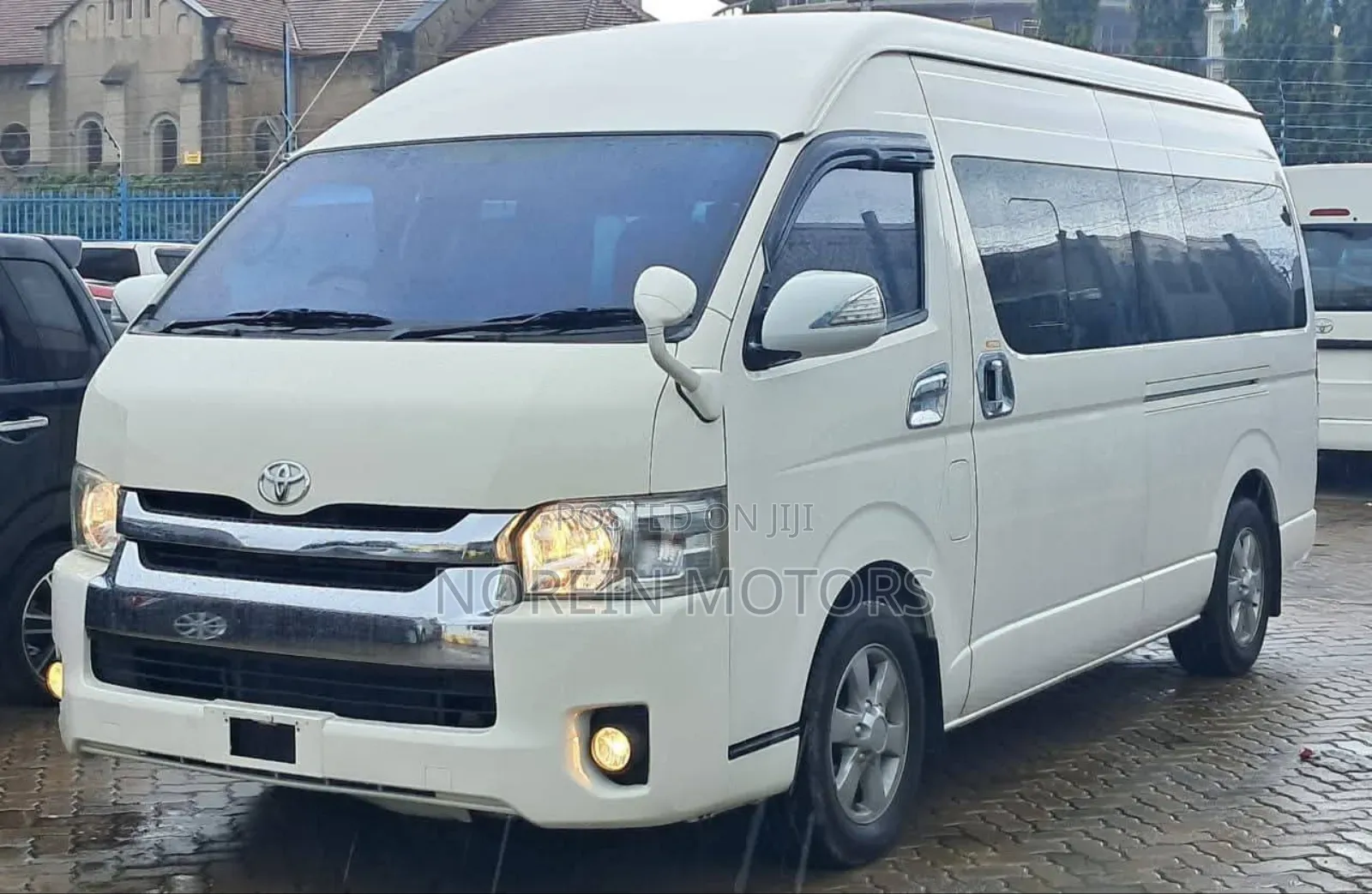 Toyota HiAce 2018 White