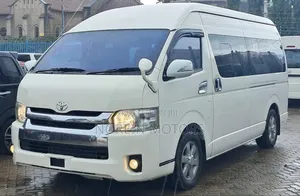 Toyota HiAce 2018 White