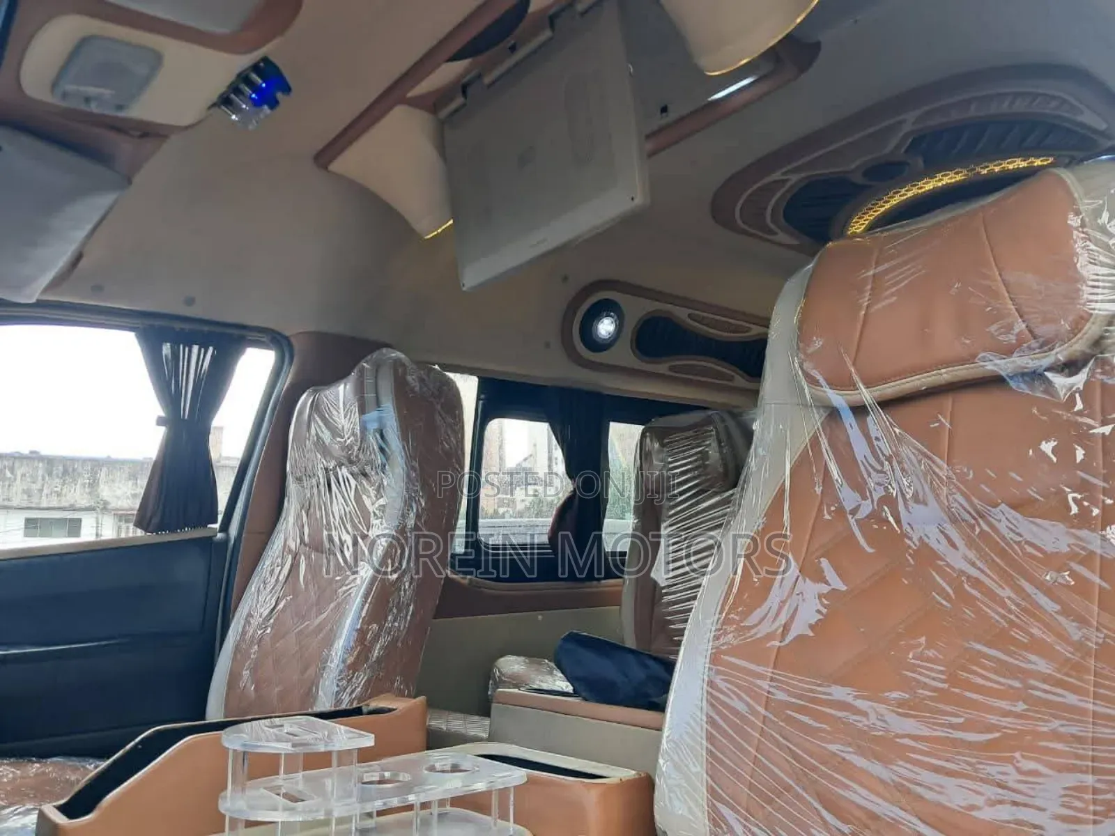 Toyota HiAce 2018 White