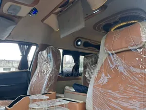 Toyota HiAce 2018 White
