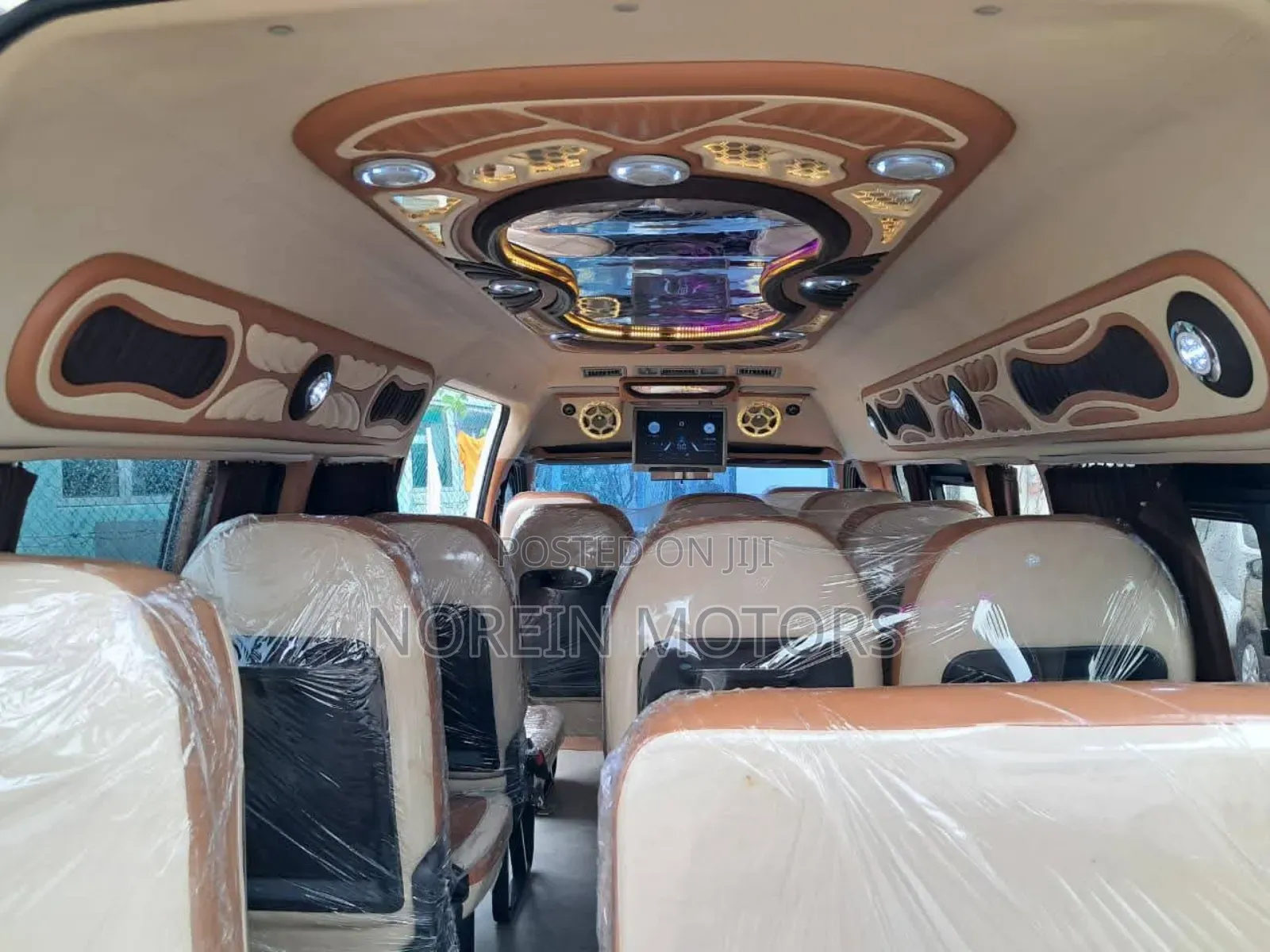 Toyota HiAce 2018 White