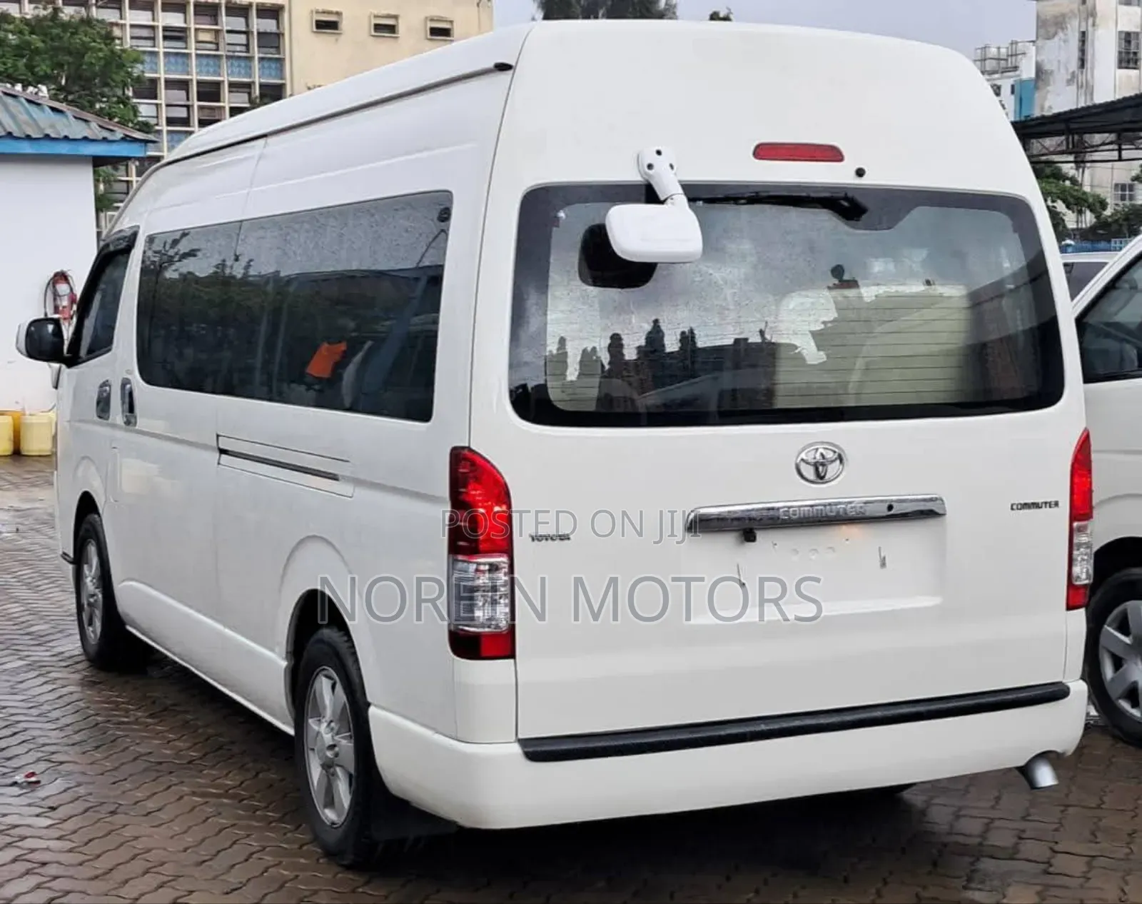 Toyota HiAce 2018 White