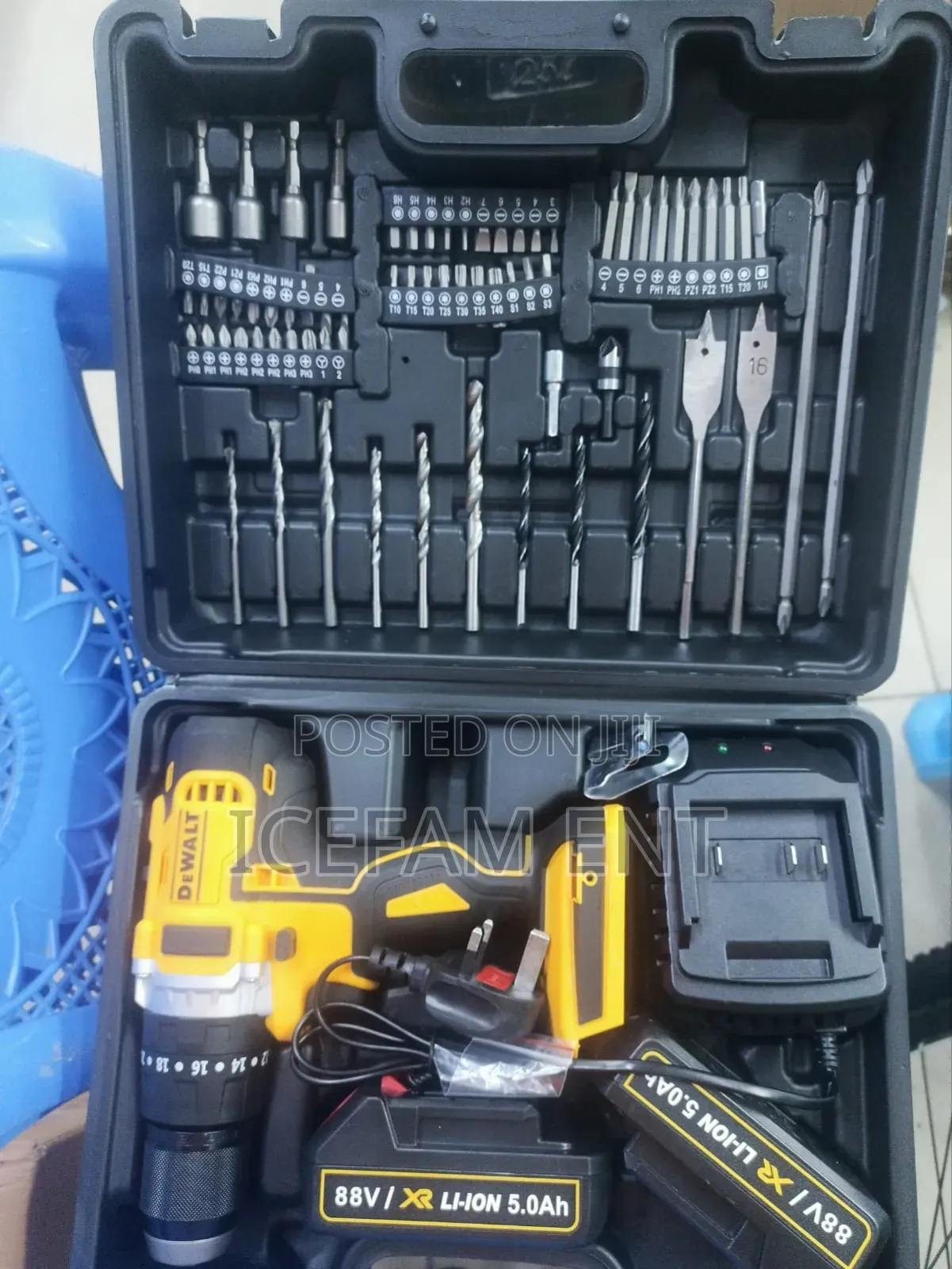 Dewalt Cordless Drill Set/88v Rechargeable Drill Set