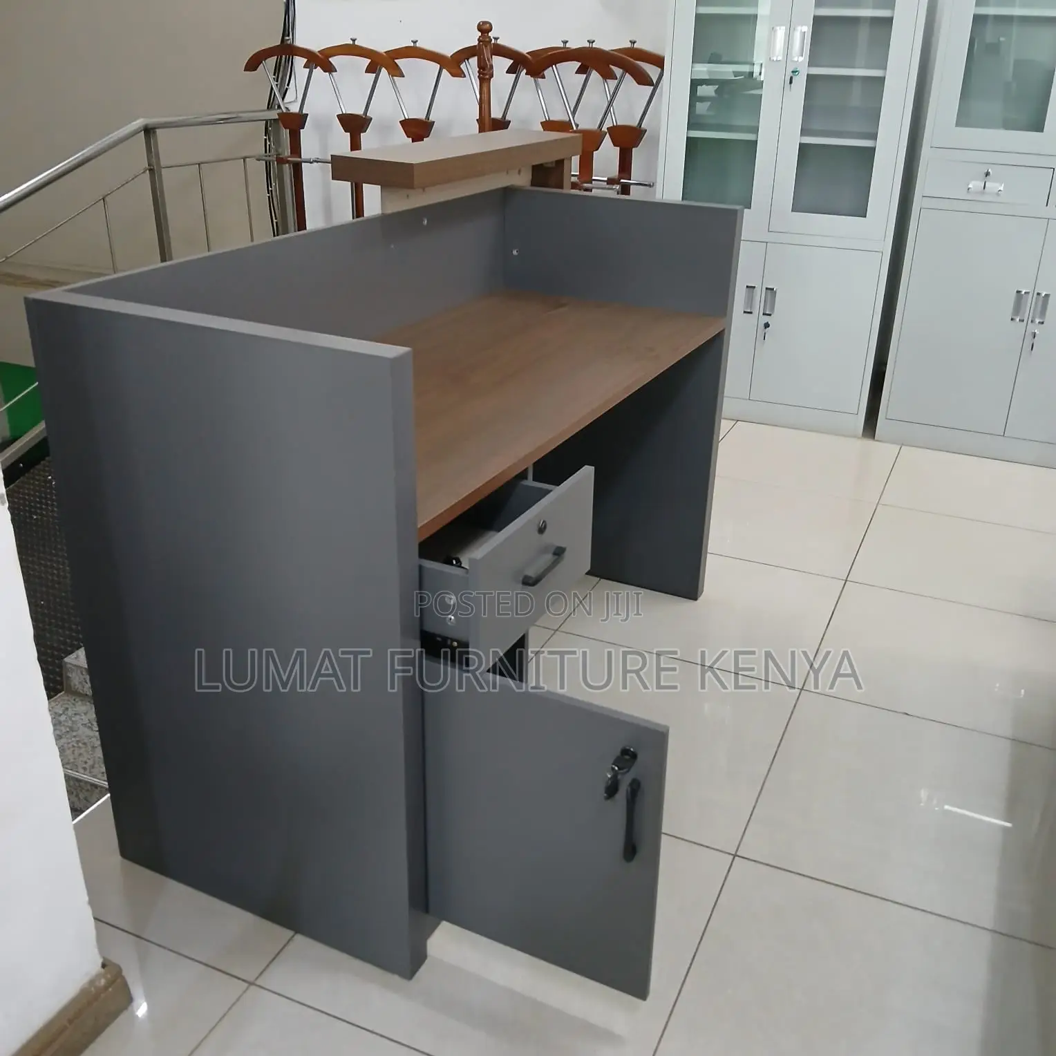 Officefront Luxe Desk