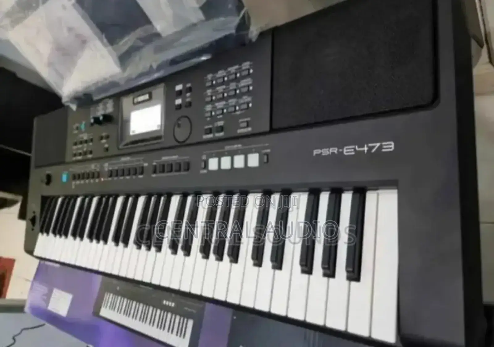 Yamaha PSR E473 Piano